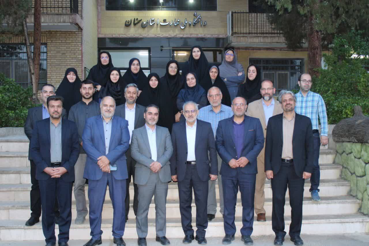 دانشگاهیان در خط مقدم جهاد تبیین و مقابله با جنگ رسانهای قرار دارند دانشگاهیان در خط مقدم جهاد تبیین و مقابله با جنگ رسانهای قرار دارند