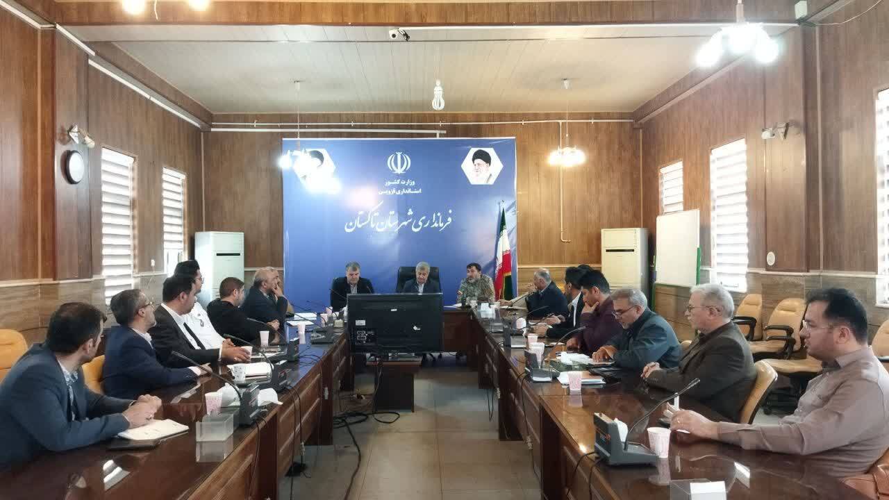 دشمن همواره به دنبال یافتن نقاط ضعف و شکاف در جامعه ماست دشمن همواره به دنبال یافتن نقاط ضعف و شکاف در جامعه ماست