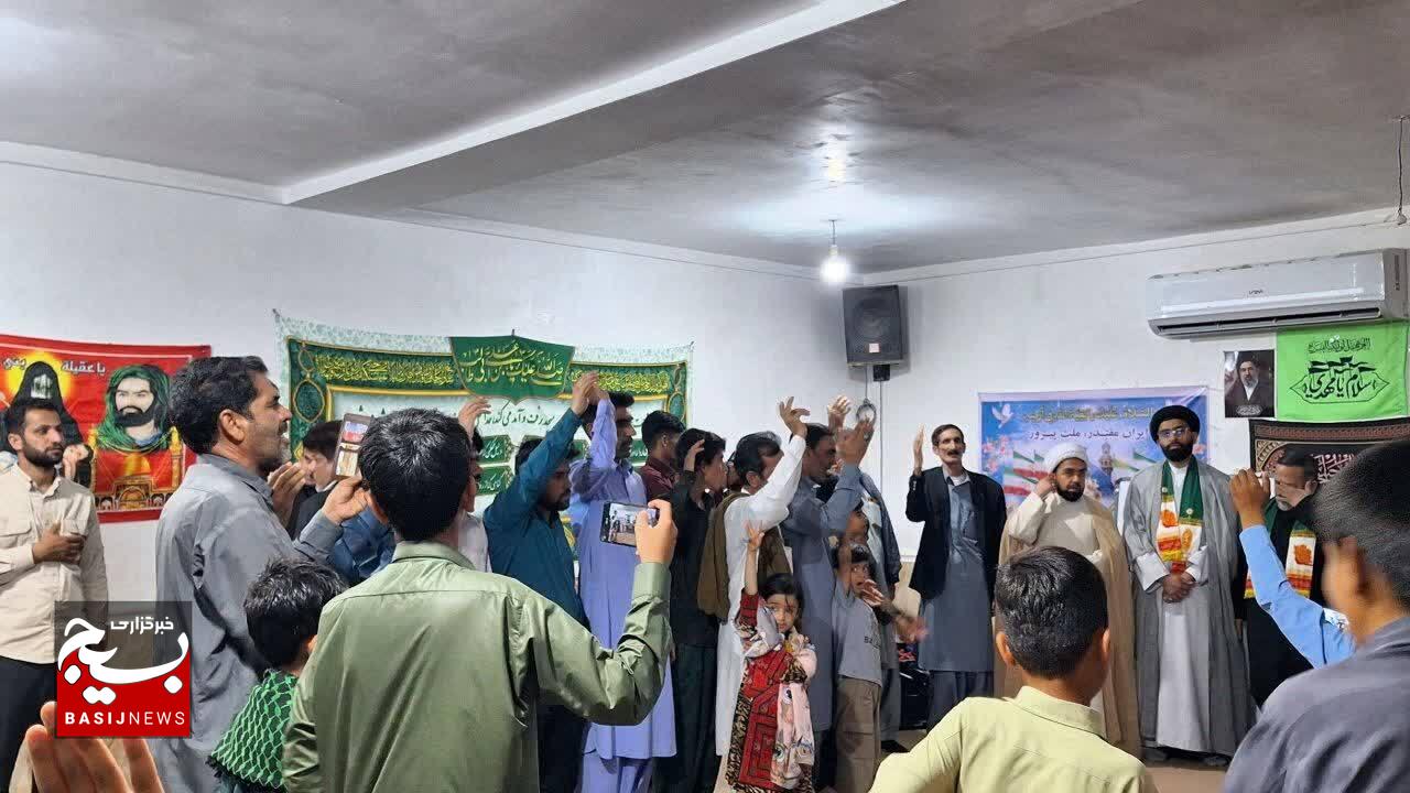 میهمانان نور در قاسم آبادرودبار جنوب؛ دیدار کاروان «زیر سایه خورشید» با خانواده شهدا+ تصاویر