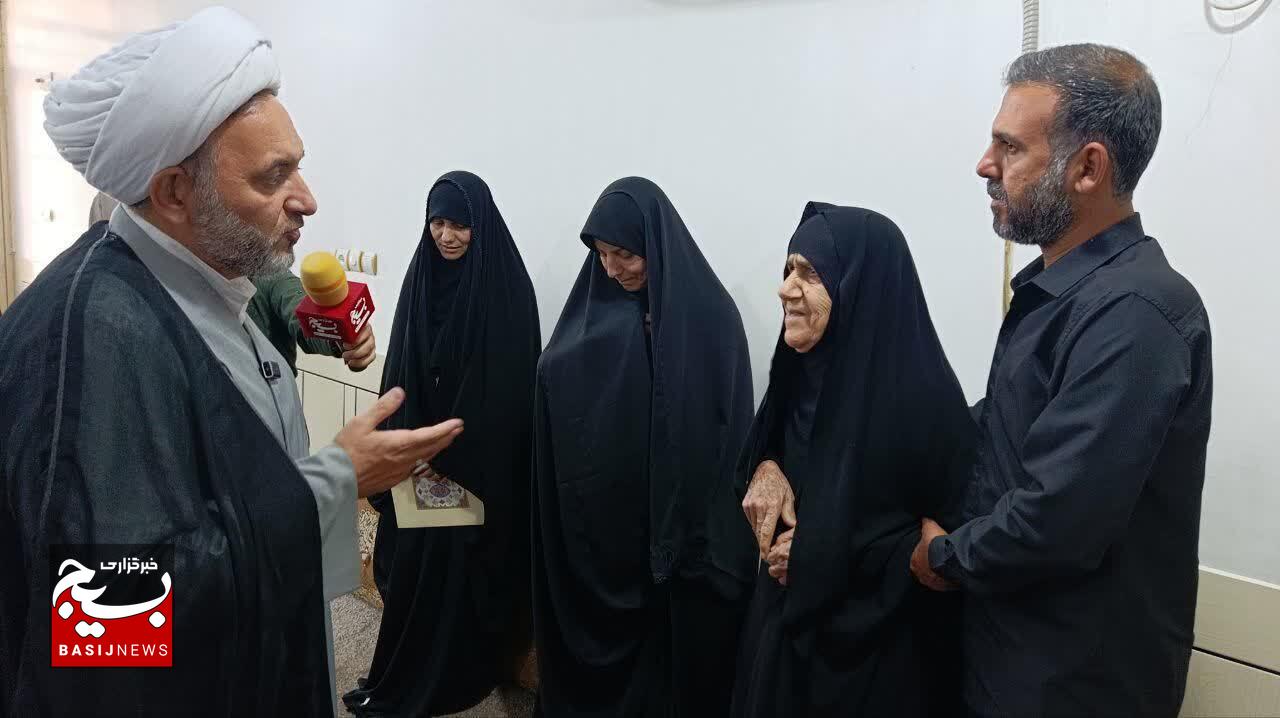 دیدار جانشین نمایندگی ولی فقیه با خانواده شهید اسماعیلی در خوزستان