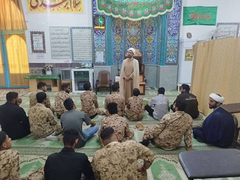 سیمای آگاهی؛ تبیین نقش محوری جوانان  در دیدار مسئول دفتر نمایندگی ولی فقیه با سربازان وظیفه حاجی‌آباد