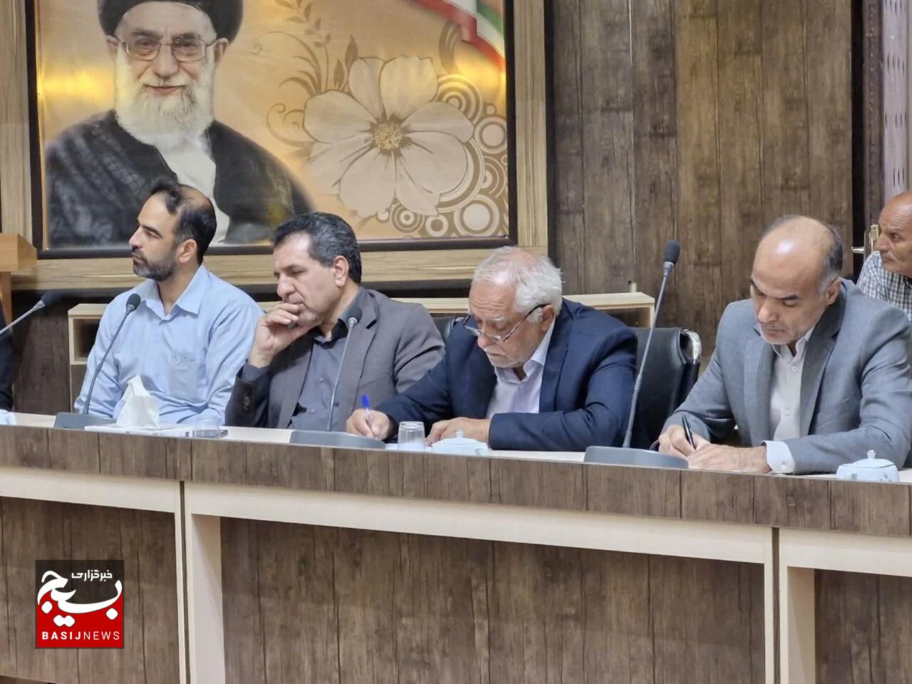 تأکید فرماندار بیرجند بر تأمین کالاهای اساسی و ساماندهی بازار تأکید فرماندار بیرجند بر تأمین کالاهای اساسی و ساماندهی بازار