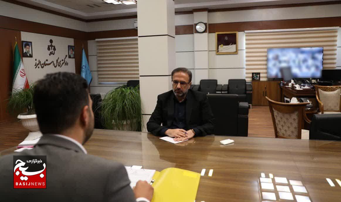 بررسی و حل مشکلات ۸۰۰ مراجعه کننده، در دیدارهای مردمی مدیران قضایی استان البرز بررسی و حل مشکلات ۸۰۰ مراجعه کننده، در دیدارهای مردمی مدیران قضایی استان البرز