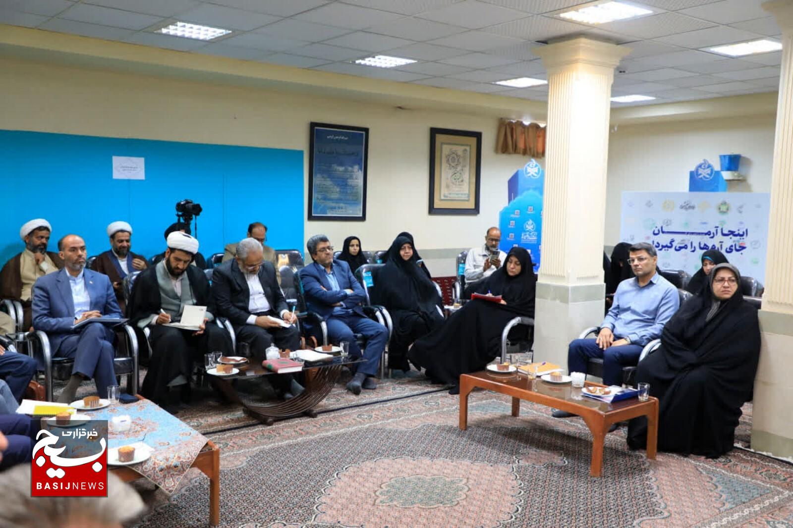 عمل به قرآن، هدف اصلی نزول کلام الهی است عمل به قرآن، هدف اصلی نزول کلام الهی است