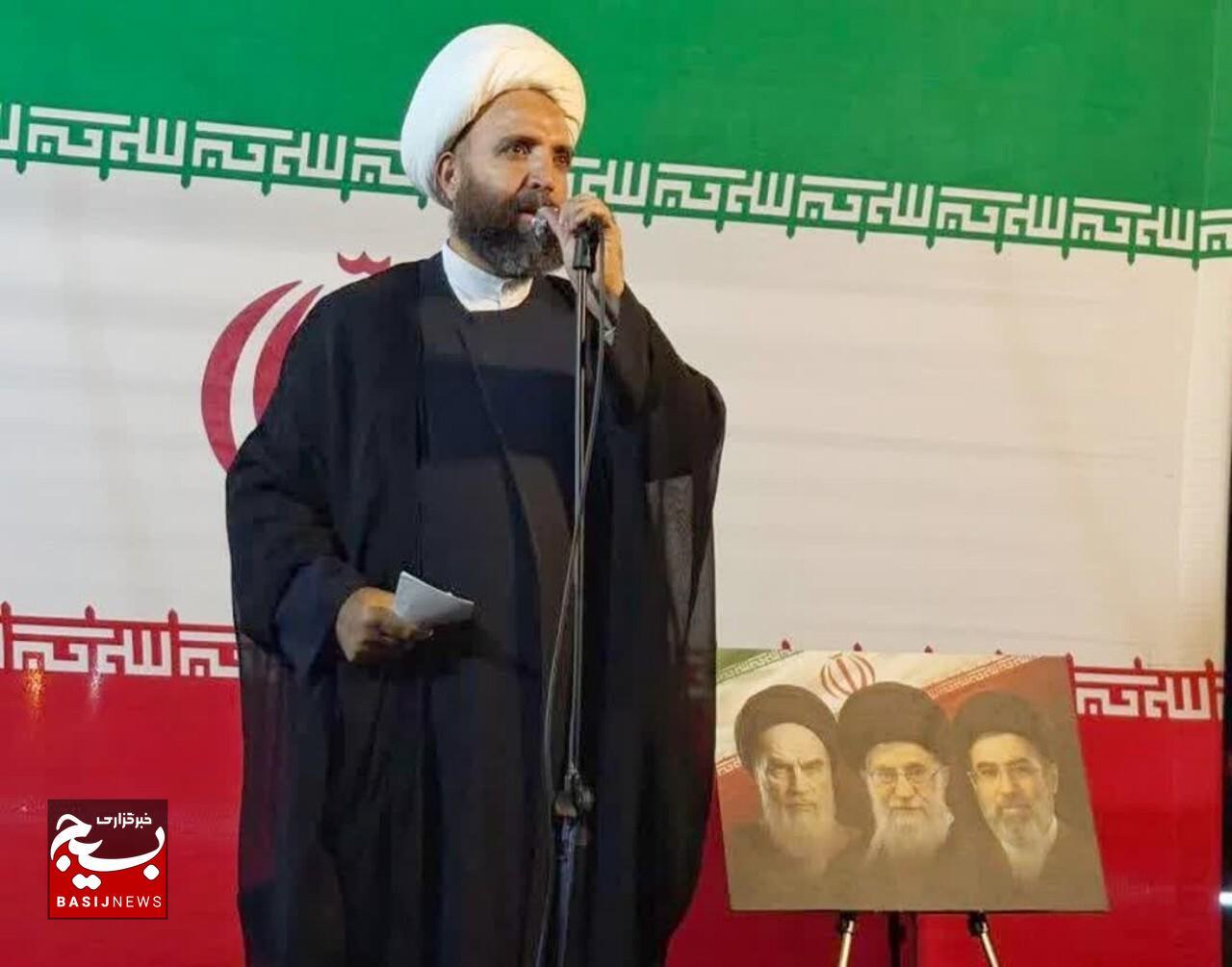 غدیر سند افتخار دنیای اسلام و نسخه نجات بخش انسانیت است غدیر سند افتخار دنیای اسلام و نسخه نجات بخش انسانیت است