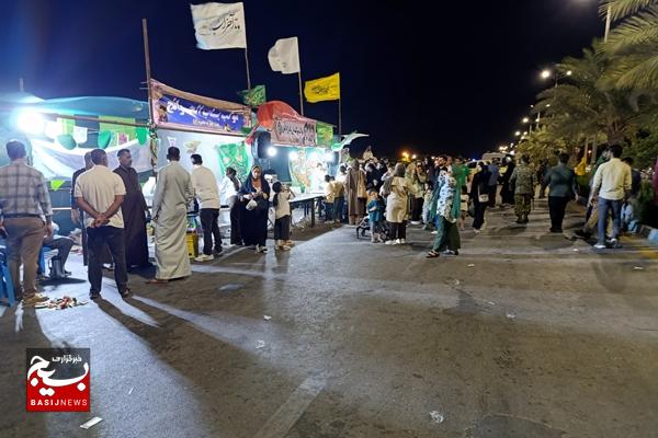 جشن بزرگ «مهمونی کیلومتری غدیر» در کنگان برگزار شد جشن بزرگ «مهمونی کیلومتری غدیر» در کنگان برگزار شد