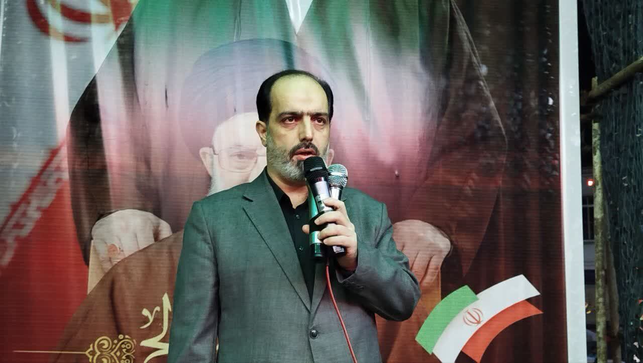 ملت ایران با «ایستادگی» ،پرچم قدرت را به اهتزاز درآورند ملت ایران با «ایستادگی» ،پرچم قدرت را به اهتزاز درآورند