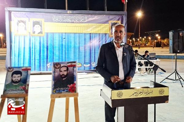 تجلیل از خانواده شهدای مداح و پیرغلامان حسینی کنگان تجلیل از خانواده شهدای مداح و پیرغلامان حسینی کنگان