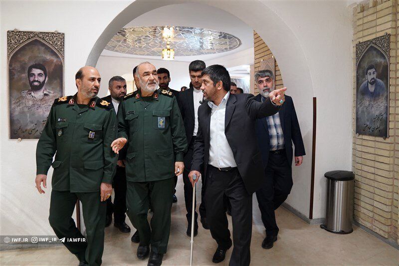 نگاه ماندگار شهید سردار سلامی به ورزش؛ از دل مسئولیت تا کنار قهرمانان نگاه ماندگار شهید سردار سلامی به ورزش؛ از دل مسئولیت تا کنار قهرمانان