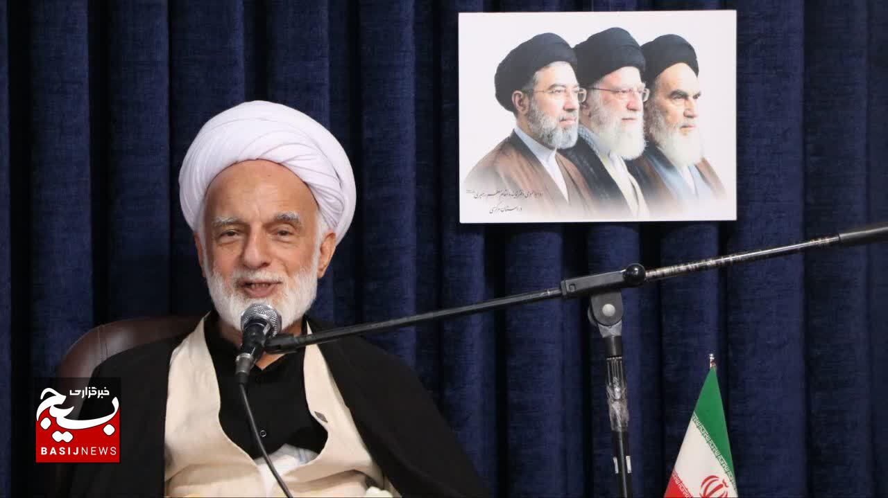 ملت ایران با الهام از فرهنگ عاشورا هرگز تن به ذلت نخواهد داد ملت ایران با الهام از فرهنگ عاشورا هرگز تن به ذلت نخواهد داد