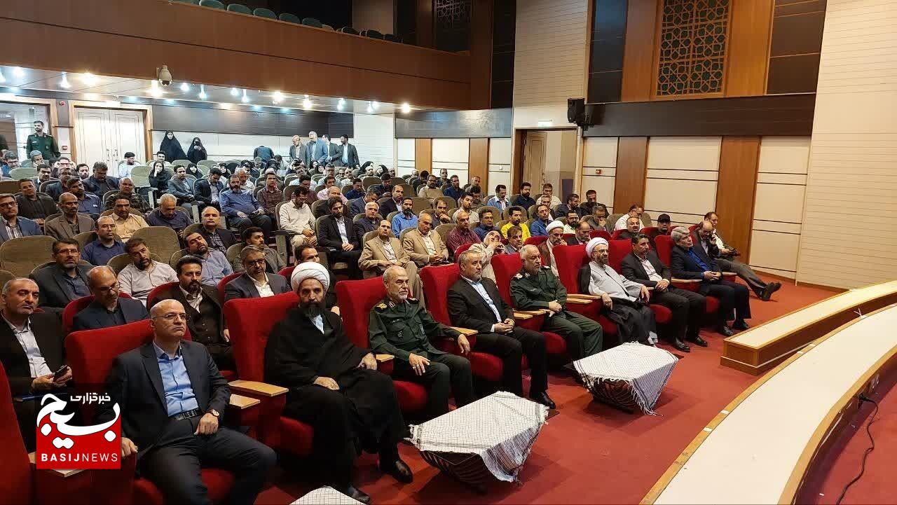 جهاد تبیین و جهاد خدمت، مردم را متحدتر و فشارهای اقتصادی را کمتر میکند جهاد تبیین و جهاد خدمت، مردم را متحدتر و فشارهای اقتصادی را کمتر میکند