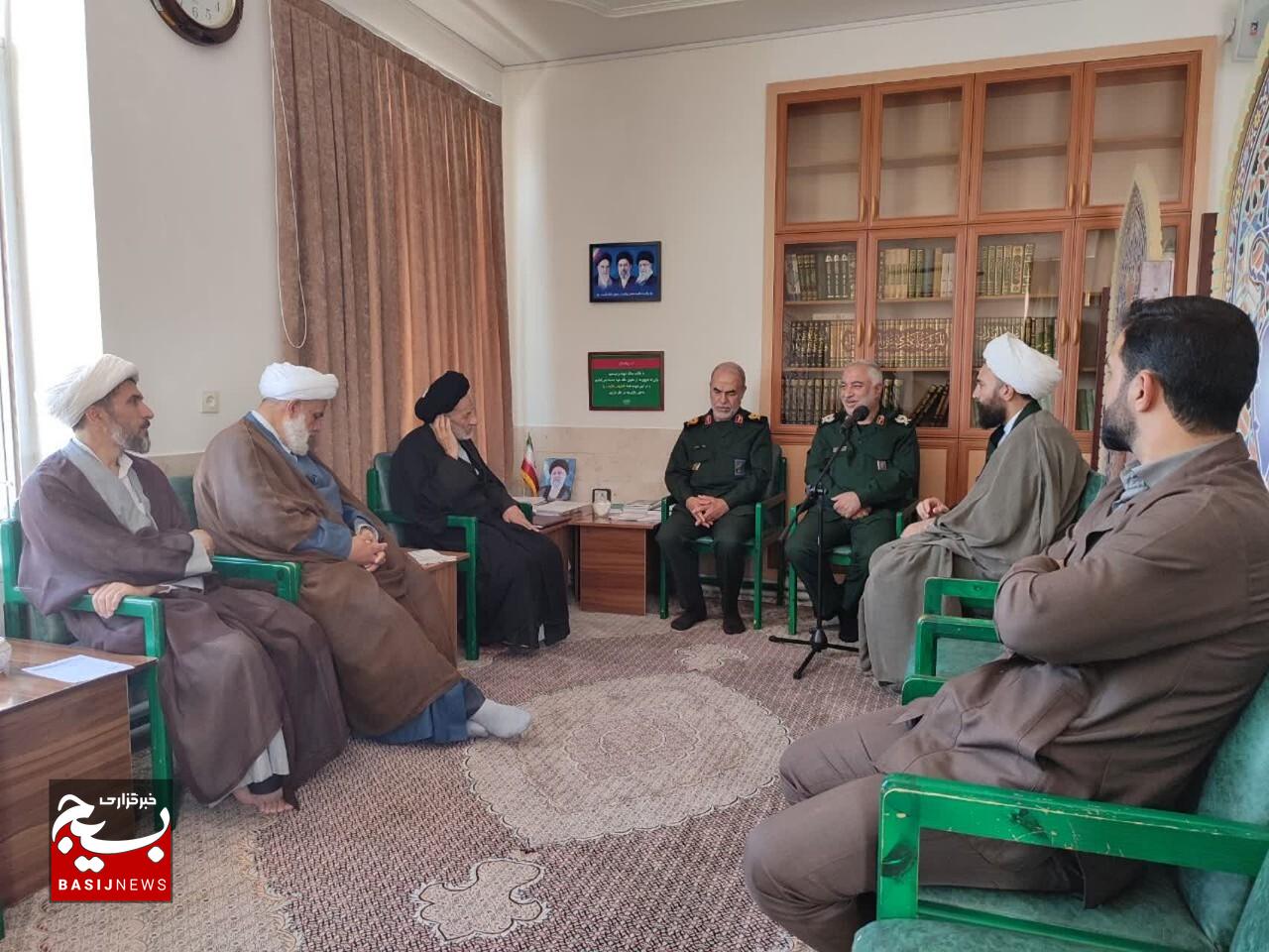 رهبر شهید انقلاب بیش از ۳۷ سال برای ساختن ایران قوی مجاهدت کردند رهبر شهید انقلاب بیش از ۳۷ سال برای ساختن ایران قوی مجاهدت کردند