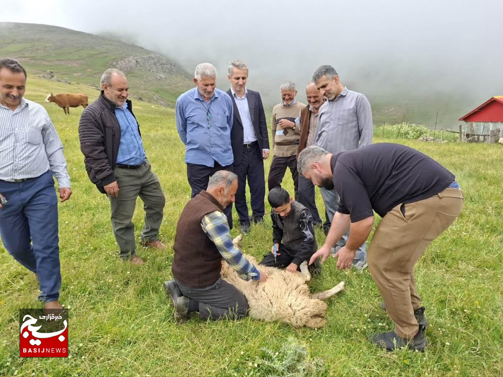 بسیج عشایری سپاه قدس گیلان چالشهای معیشتی و زیرساختی عشایر «پرهسر» رضوانشهر را میدانی پایش کرد بسیج عشایری سپاه قدس گیلان چالشهای معیشتی و زیرساختی عشایر «پرهسر» رضوانشهر را میدانی پایش کرد