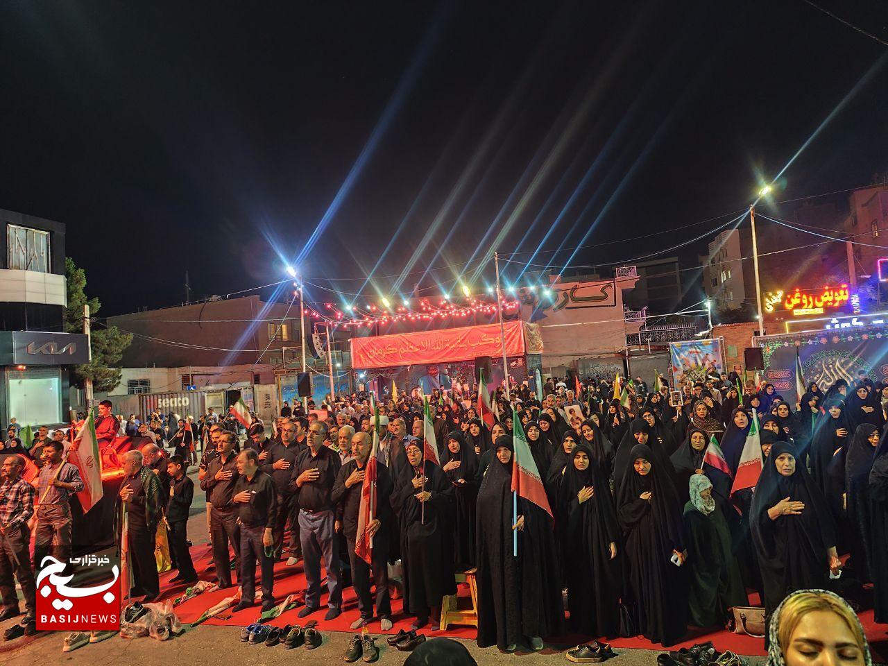 ماتم و حماسه در هم تنیدند / کرمانی‌ها با تجمعات شبانه، بیعت خودرا با اباعبدالله ثبت کردند