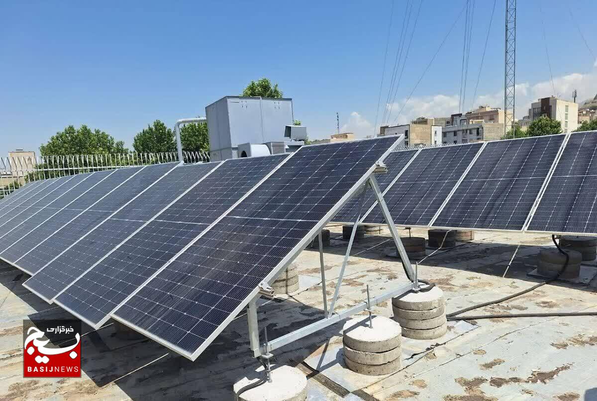 ۴۳۵ پنل خورشیدی برای مددجویان کمیته امداد استان مرکزی به بهرهبرداری رسید ۴۳۵ پنل خورشیدی برای مددجویان کمیته امداد استان مرکزی به بهرهبرداری رسید