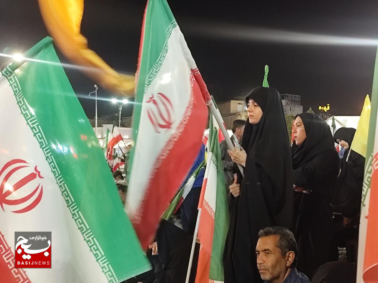 شب، میدان آزادی و شکوهِ بی‌پایانِ دیار کریمان