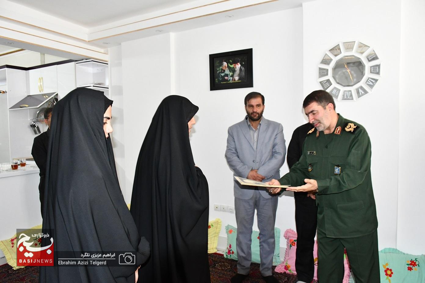 دیدار مسئولان سپاه فتح با خانواده شهدای جنگ رمضان دیدار مسئولان سپاه فتح با خانواده شهدای جنگ رمضان