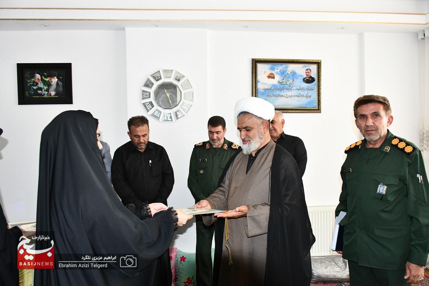 دیدار مسئولان سپاه فتح با خانواده شهدای جنگ رمضان دیدار مسئولان سپاه فتح با خانواده شهدای جنگ رمضان