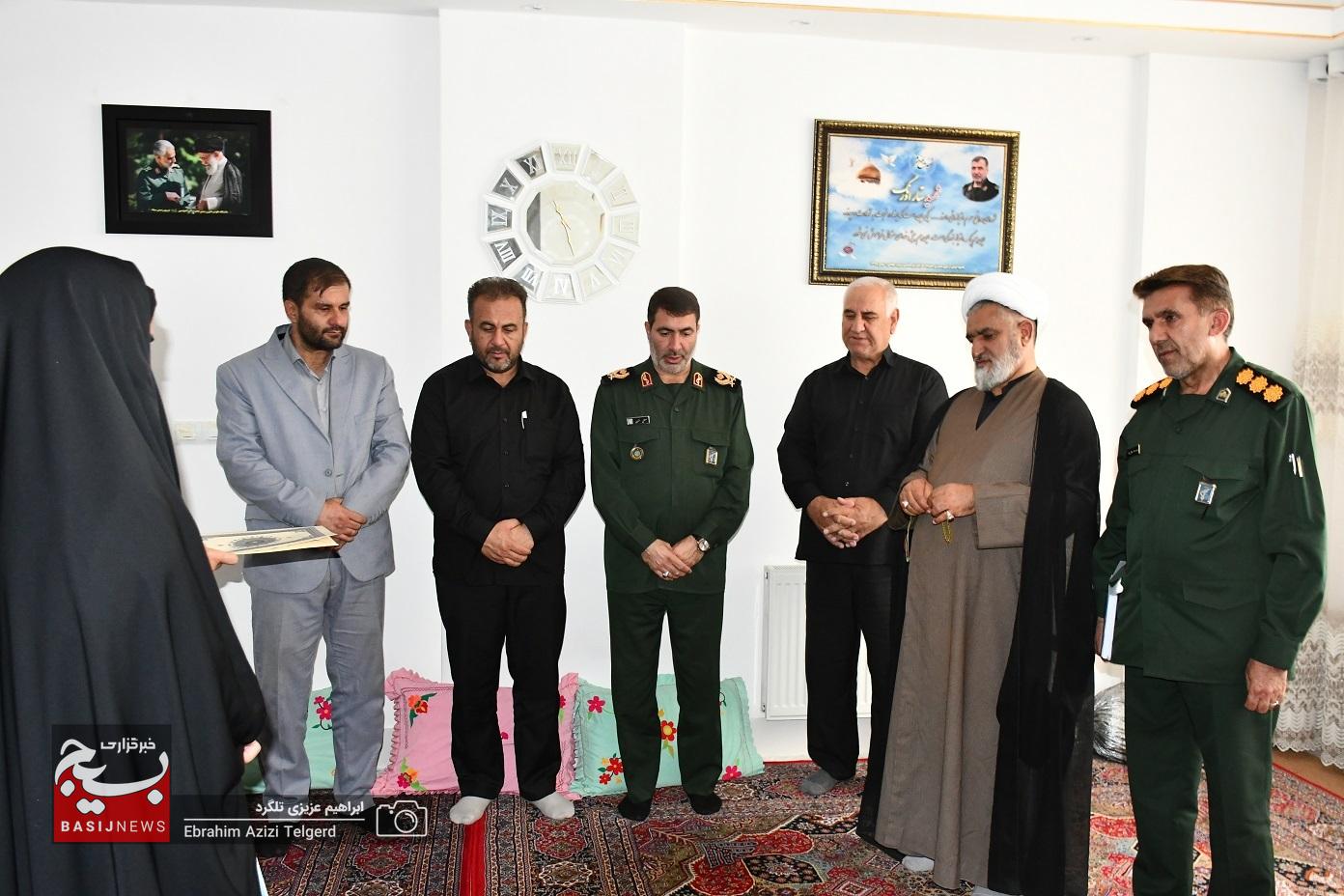 دیدار مسئولان سپاه فتح با خانواده شهدای جنگ رمضان دیدار مسئولان سپاه فتح با خانواده شهدای جنگ رمضان