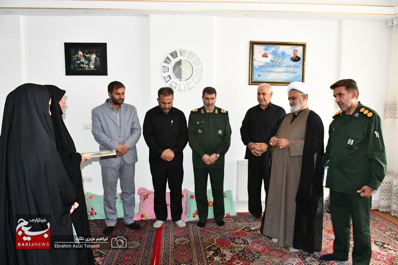 دیدار مسئولان سپاه فتح با خانواده شهدای جنگ رمضان دیدار مسئولان سپاه فتح با خانواده شهدای جنگ رمضان
