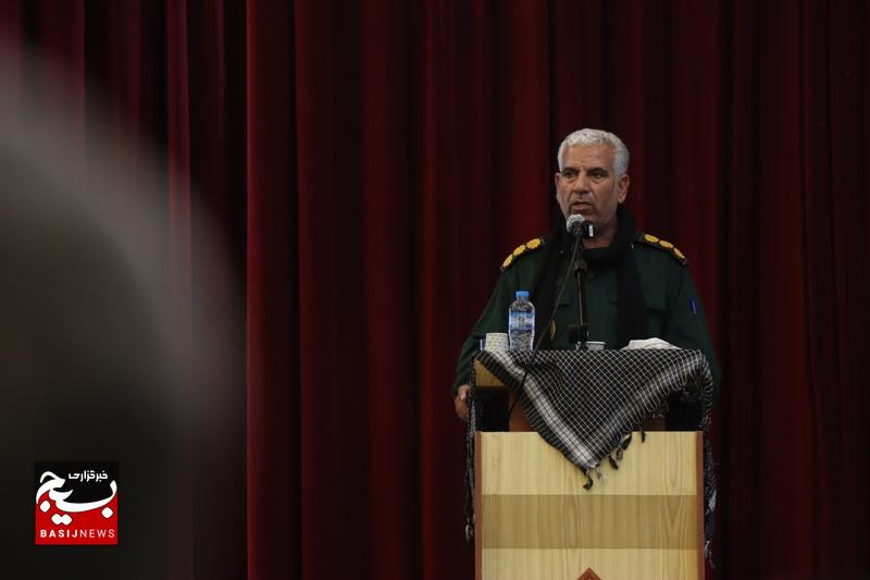 آیین تکریم و معارفه فرمانده تیپ ۳۷ سپاه حضرت عباس(ع) استان اردبیل برگزار شد آیین تکریم و معارفه فرمانده تیپ ۳۷ سپاه حضرت عباس(ع) استان اردبیل برگزار شد