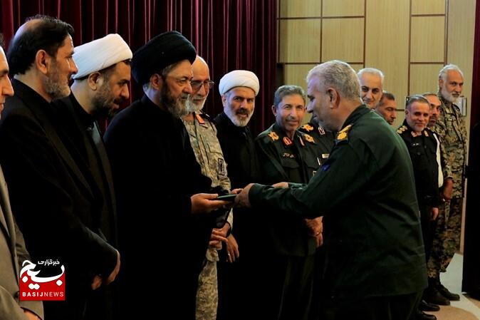 آیین تکریم و معارفه فرمانده تیپ ۳۷ سپاه حضرت عباس(ع) استان اردبیل برگزار شد آیین تکریم و معارفه فرمانده تیپ ۳۷ سپاه حضرت عباس(ع) استان اردبیل برگزار شد