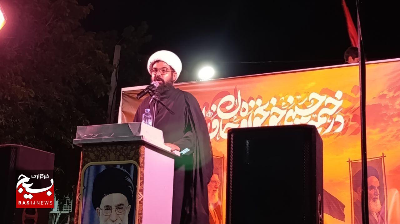 استقامت و مطالبه گری خواسته مهم رهبری