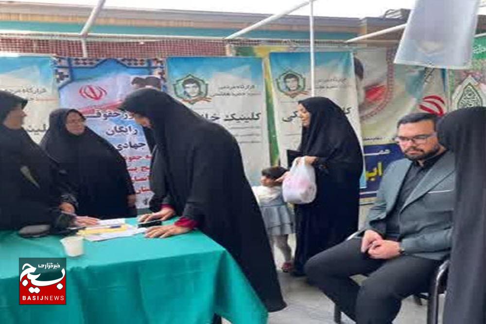 برپایی میز خدمت جهادی دفتر حمایت حقوقی از ایثارگران دادگستری همدان
