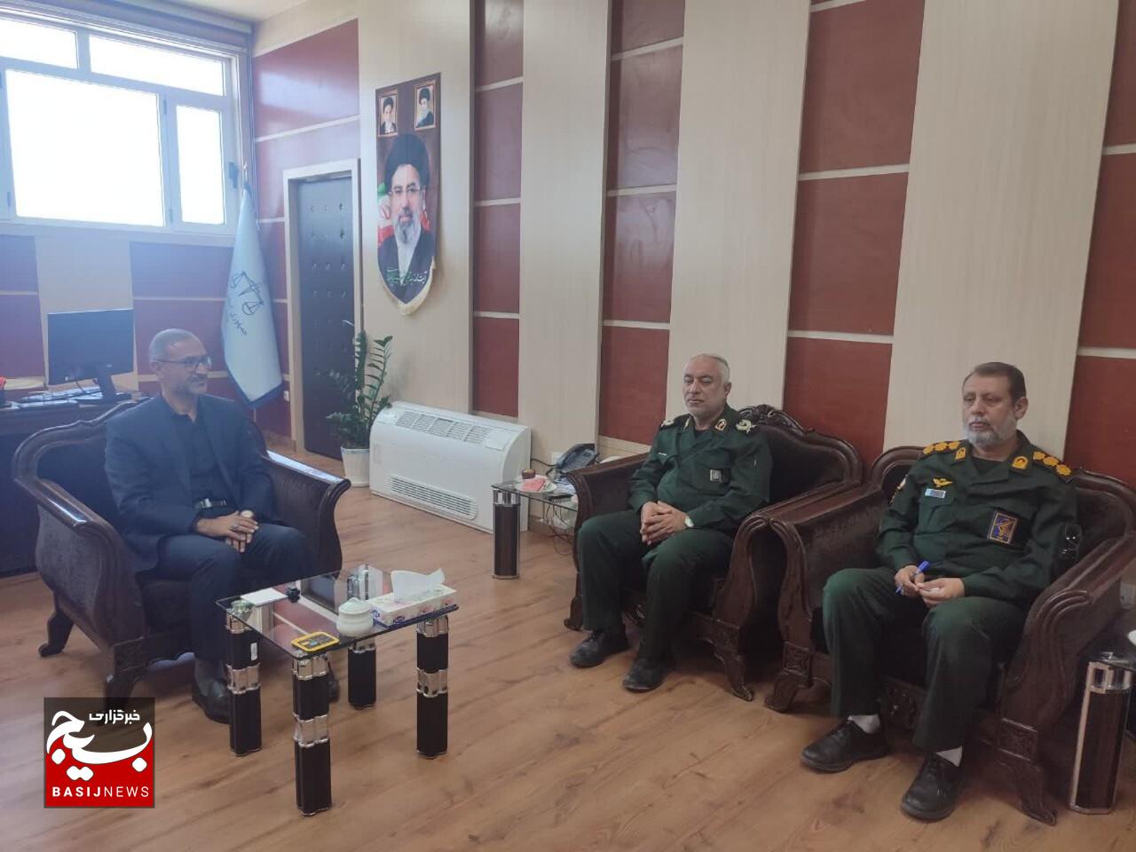 دیدار فرمانده سپاه انصارالرضا علیهالسلام با رئیس کل دادگستری خراسان جنوبی دیدار فرمانده سپاه انصارالرضا علیهالسلام با رئیس کل دادگستری خراسان جنوبی