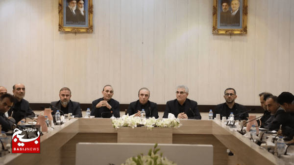 ۳۰۰ میلیون دلار سهمیه واردات کالا برای اردبیل تخصیص یافت ۳۰۰ میلیون دلار سهمیه واردات کالا برای اردبیل تخصیص یافت
