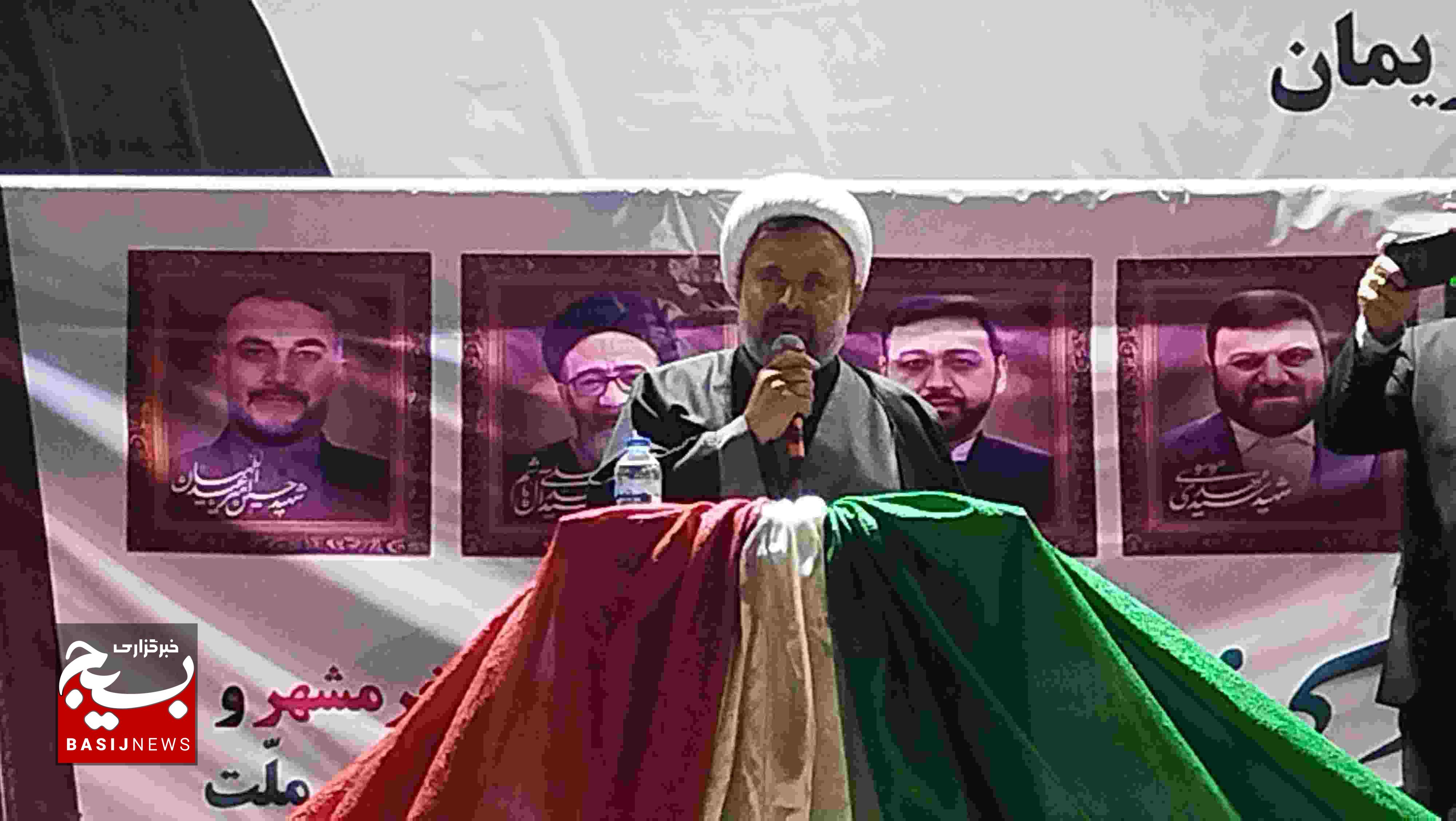 اراده قوی و پای کار بودن مردم در میدان، پیروزی را بدنبال دارد اراده قوی و پای کار بودن مردم در میدان، پیروزی را بدنبال دارد