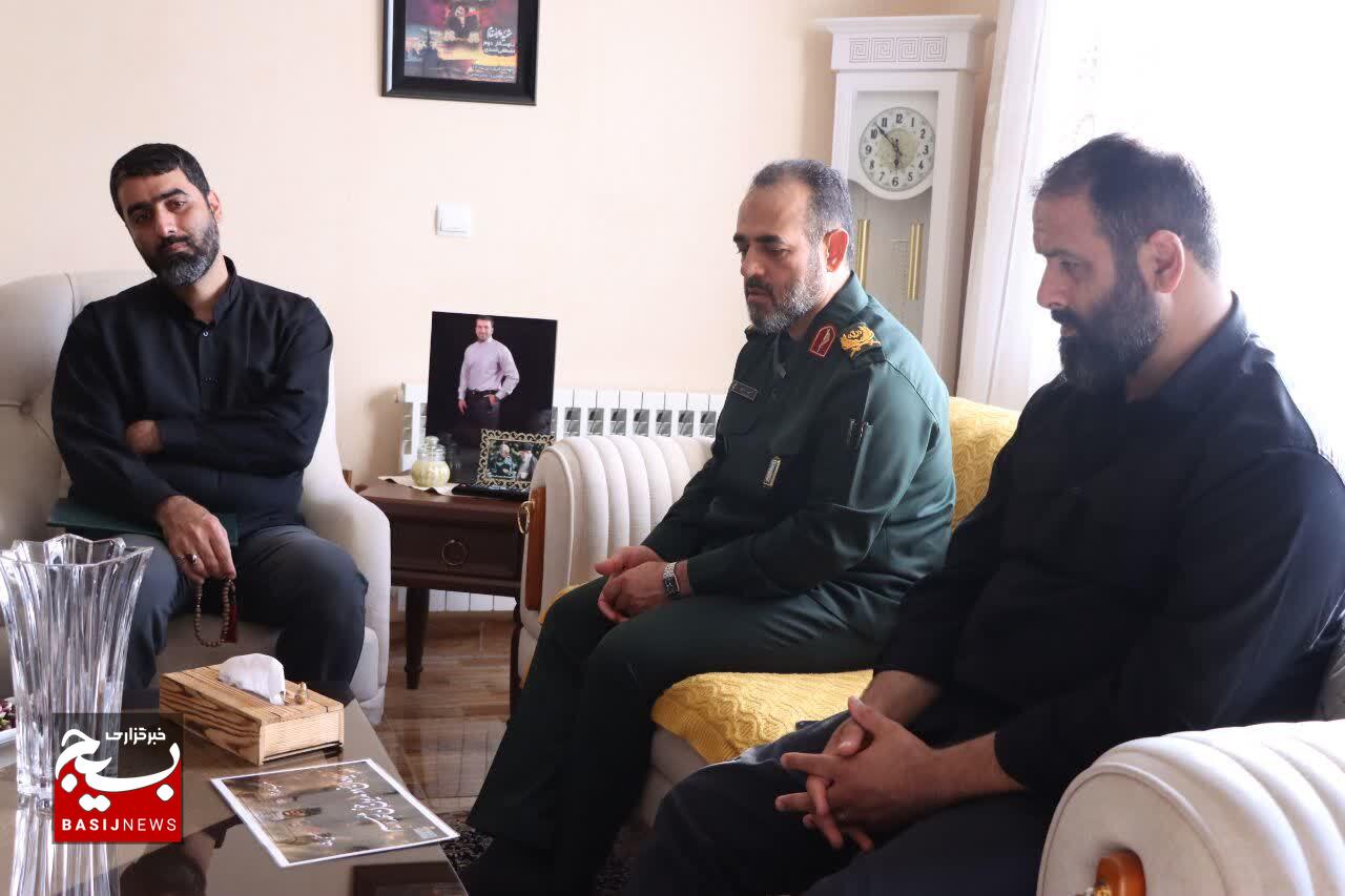 خون پاک شهدا منبع تولید قدرت دربرابر خباثت دشمن و ضامن اقتدار ملی است خون پاک شهدا منبع تولید قدرت دربرابر خباثت دشمن و ضامن اقتدار ملی است