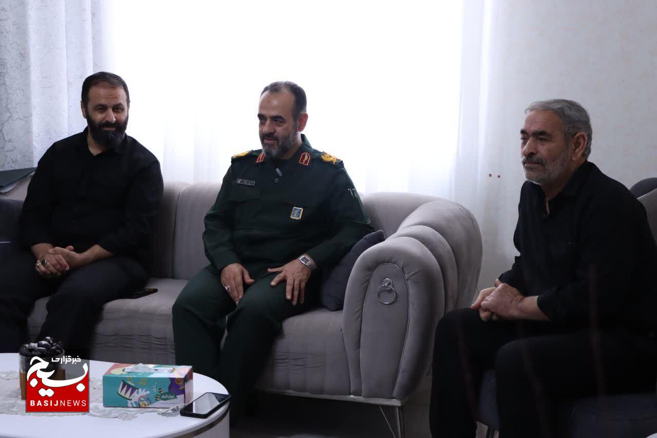خون پاک شهدا منبع تولید قدرت دربرابر خباثت دشمن و ضامن اقتدار ملی است خون پاک شهدا منبع تولید قدرت دربرابر خباثت دشمن و ضامن اقتدار ملی است