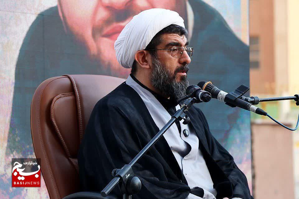 زندهنگهداشتن یاد شهدا، ادامه راه نورانی عاشورا در جامعه امروز است زندهنگهداشتن یاد شهدا، ادامه راه نورانی عاشورا در جامعه امروز است