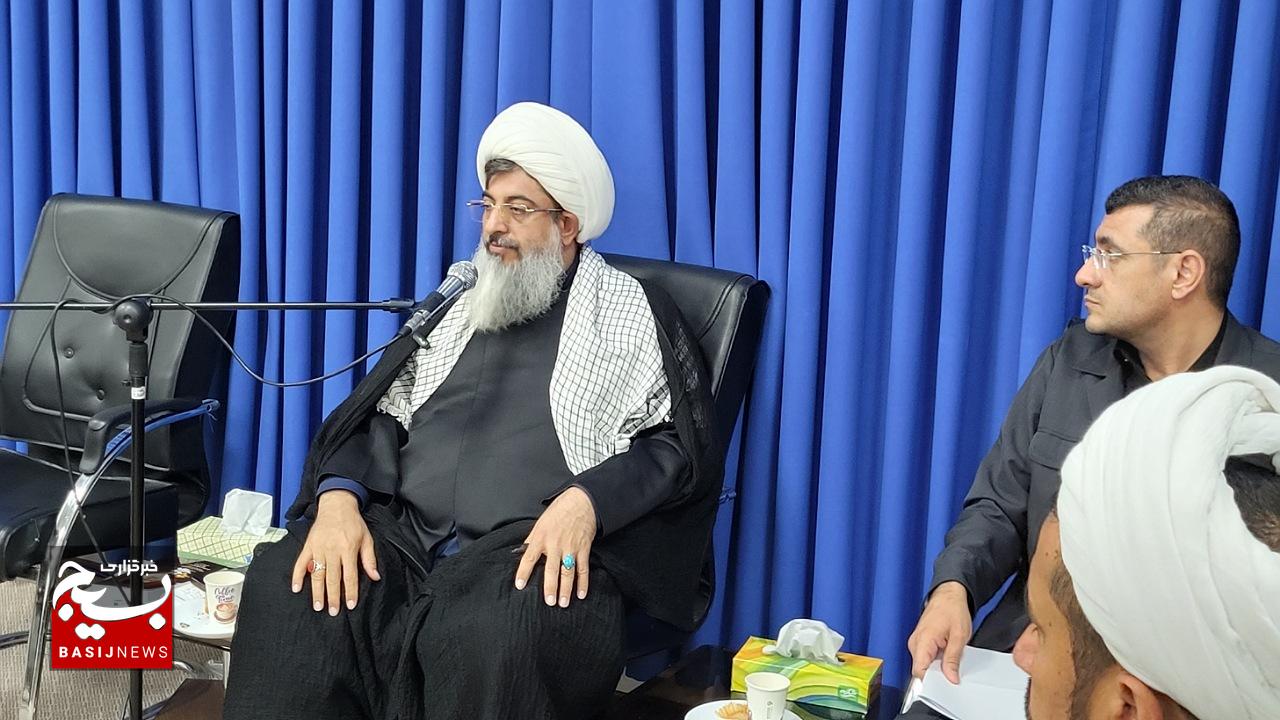 مردم با میزبانی از زائران، بخشی از دین خود به رهبر شهید را ادا میکنند/ عبور بیش از پنج میلیون زائر از مسیر شهرستان ساوجبلاغ مردم با میزبانی از زائران، بخشی از دین خود به رهبر شهید را ادا میکنند/ عبور بیش از پنج میلیون زائر از مسیر شهرستان ساوجبلاغ