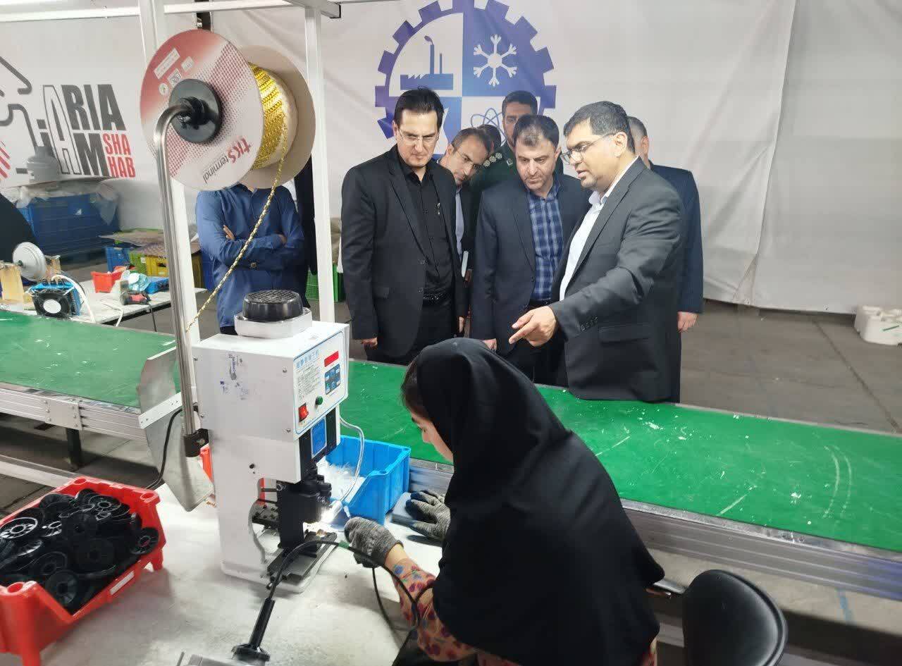 بازدید حمید دهرویه معاون هماهنگی امور اقتصادی استاندار از گروه صنعتی آزمایش در شهرک صنعتی سمنان