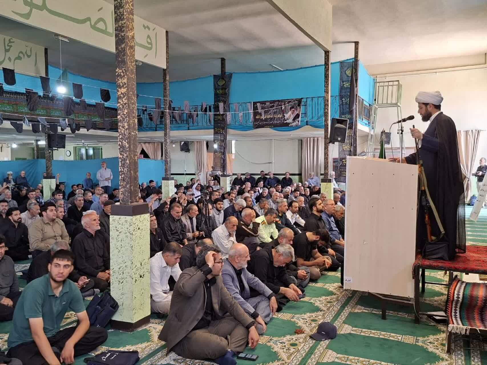 آمریکا بزرگترین ناقض حقوق بشر است آمریکا بزرگترین ناقض حقوق بشر است