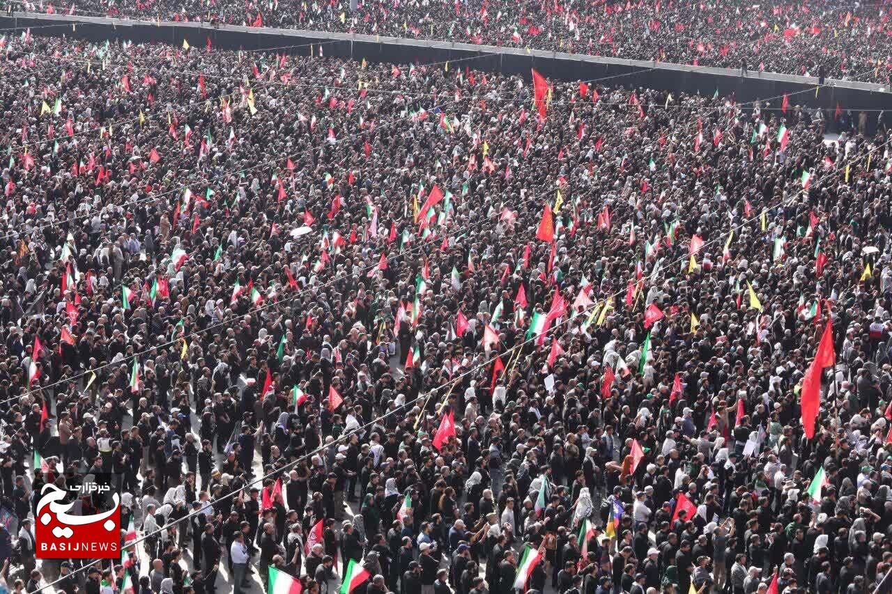 شکوه بینظیر وداع با رهبر شهید؛ روایت عشق بیپایان ملت مبعوث شده به رهبری که ایستادگی و مقاومت را معنا کرد شکوه بینظیر وداع با رهبر شهید؛ روایت عشق بیپایان ملت مبعوث شده به رهبری که ایستادگی و مقاومت را معنا کرد