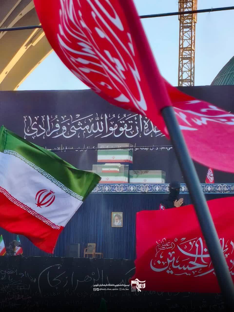 پخت و توزیع روزانه ۲۰ هزار پرس غذا توسط سپاه قزوین در مراسم وداع با امام شهید در تهران پخت و توزیع روزانه ۲۰ هزار پرس غذا توسط سپاه قزوین در مراسم وداع با امام شهید در تهران