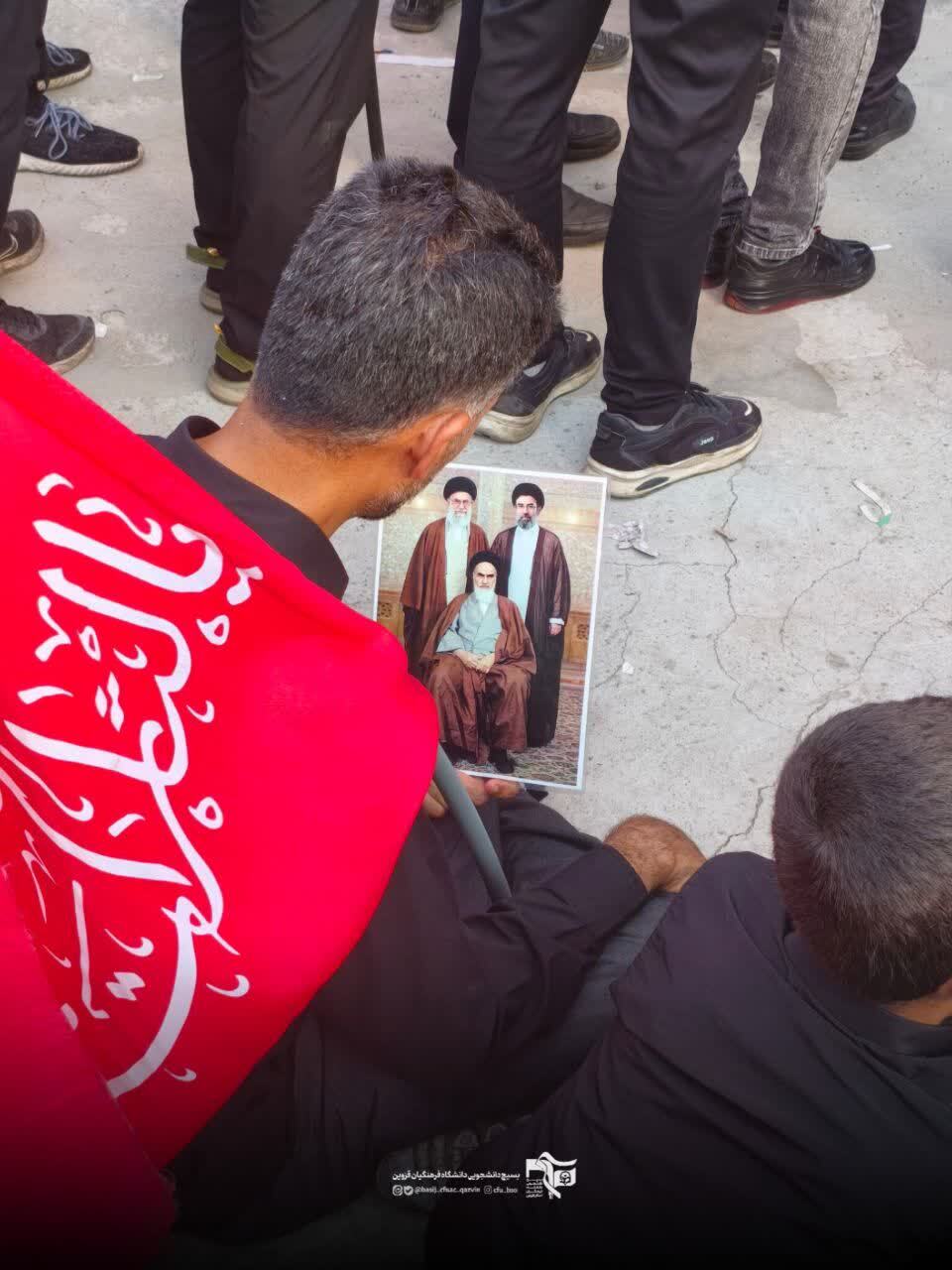 پخت و توزیع روزانه ۲۰ هزار پرس غذا توسط سپاه قزوین در مراسم وداع با امام شهید در تهران پخت و توزیع روزانه ۲۰ هزار پرس غذا توسط سپاه قزوین در مراسم وداع با امام شهید در تهران