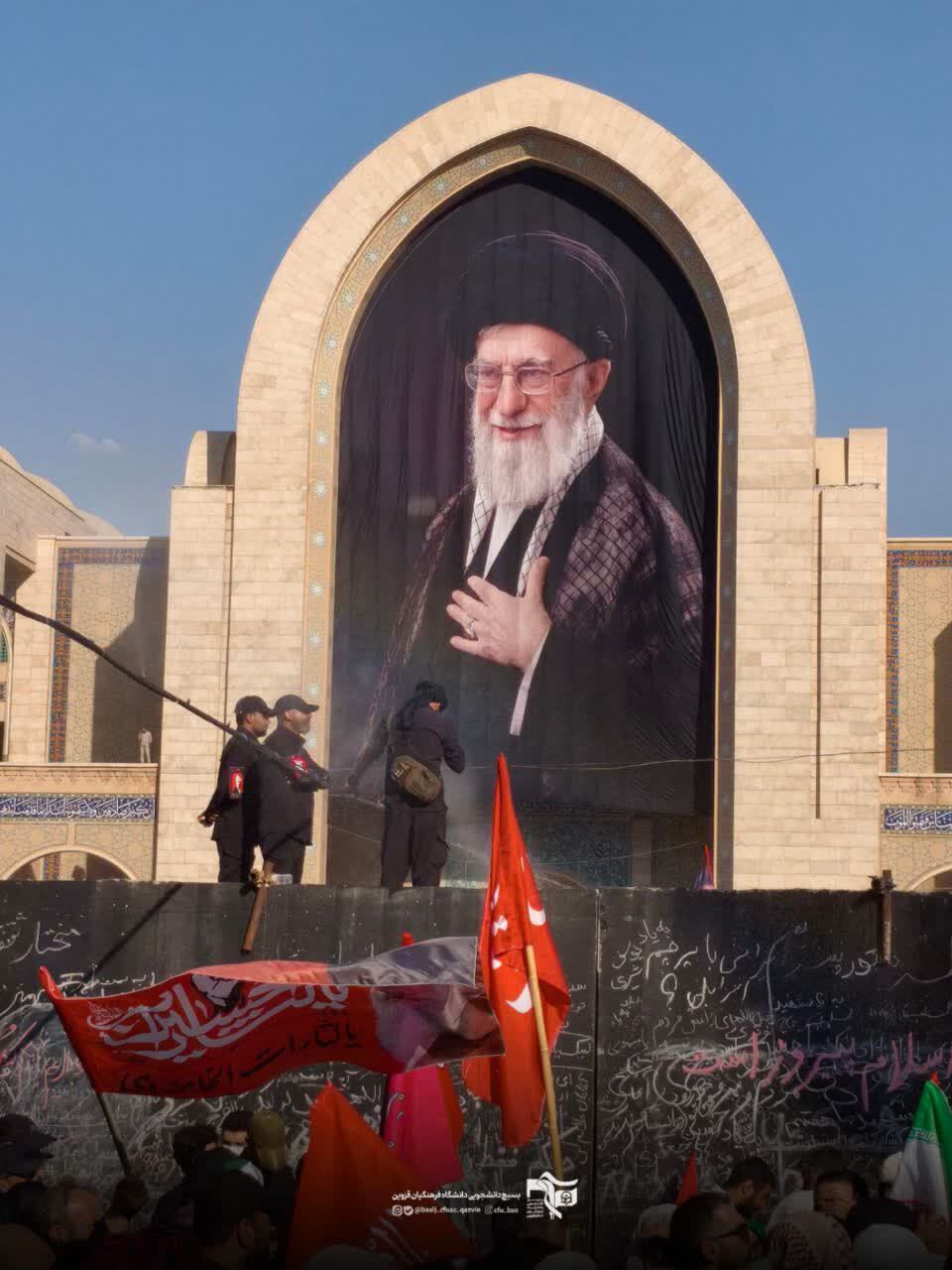 پخت و توزیع روزانه ۲۰ هزار پرس غذا توسط سپاه قزوین در مراسم وداع با امام شهید در تهران پخت و توزیع روزانه ۲۰ هزار پرس غذا توسط سپاه قزوین در مراسم وداع با امام شهید در تهران