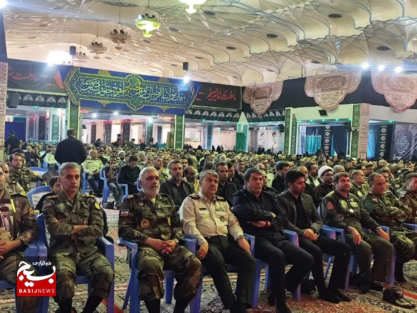 برگزاری آیین بزرگداشت عروج خونین امام مجاهد شهید در حسینیه ثارالله کرمان با حضور گسترده مردم