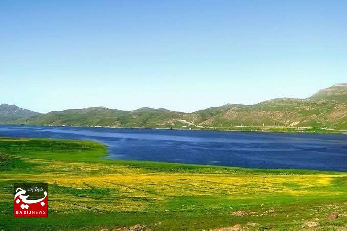 مجوزهای صید تالاب نئور با ملاحظات زیستمحیطی صادر میشود مجوزهای صید تالاب نئور با ملاحظات زیستمحیطی صادر میشود
