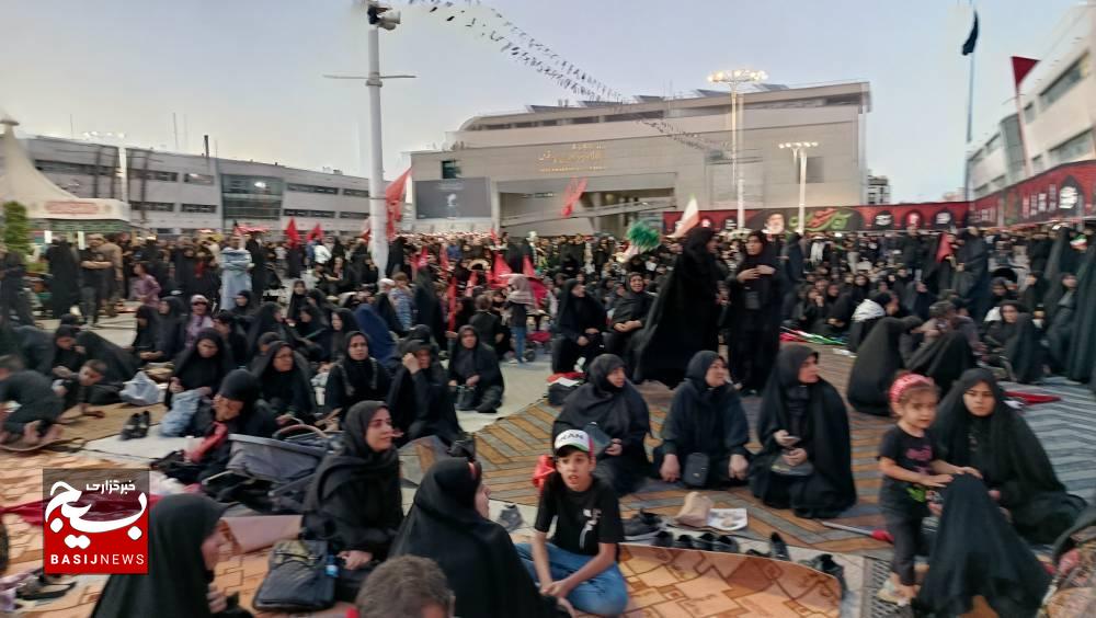 مشهد مقدس؛ میعادگاه ابدی رهبر شهید/تشییع حماسی رهبر شهید در مشهد مشهد مقدس؛ میعادگاه ابدی رهبر شهید/تشییع حماسی رهبر شهید در مشهد