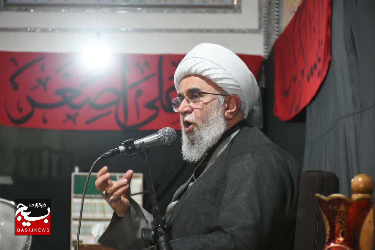 هیچ سیاستی بدون پشتوانه مردم پایدار نمیماند. هیچ سیاستی بدون پشتوانه مردم پایدار نمیماند.