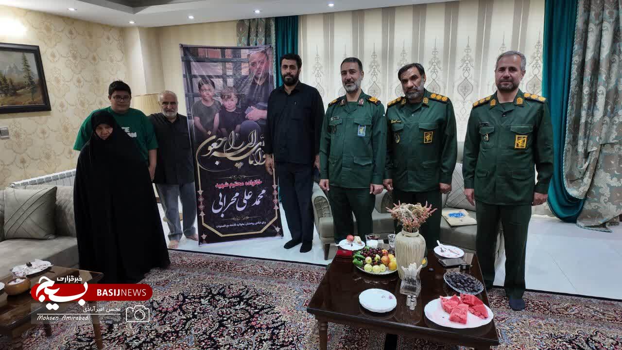 دیدار فرمانده سپاه حضرت روح‌الله استان مرکزی با خانواده شهیدان قاسم عزیزی و محمدعلی محرابی
