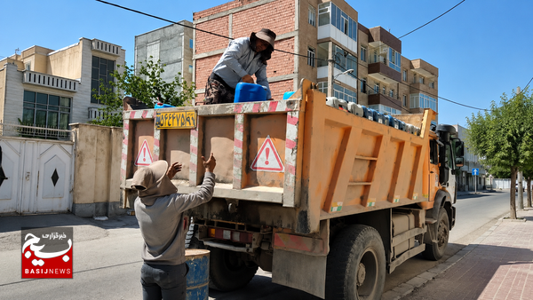 کشف احتکار ۲۰ میلیاردتومانی روغنهای تاریخگذشته در اردبیل کشف احتکار ۲۰ میلیاردتومانی روغنهای تاریخگذشته در اردبیل