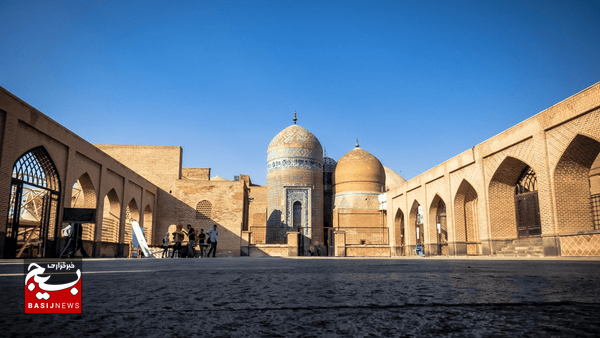 دو کار بزرگ اردبیل برای ایران اسلامی به تعبیر رهبر شهید دو کار بزرگ اردبیل برای ایران اسلامی به تعبیر رهبر شهید