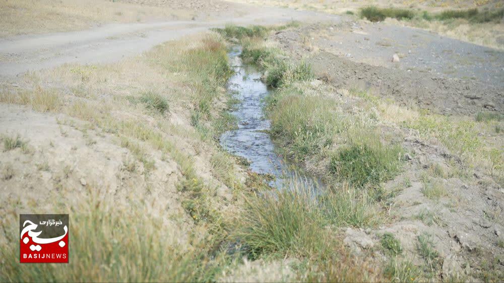 شکست بنبست ۱۵ ساله در ۷۲ ساعت؛ حماسه ۱۶۰۰ متری جهادگران برای احیای ۳۰ هکتار از اراضی الیگودرز شکست بنبست ۱۵ ساله در ۷۲ ساعت؛ حماسه ۱۶۰۰ متری جهادگران برای احیای ۳۰ هکتار از اراضی الیگودرز