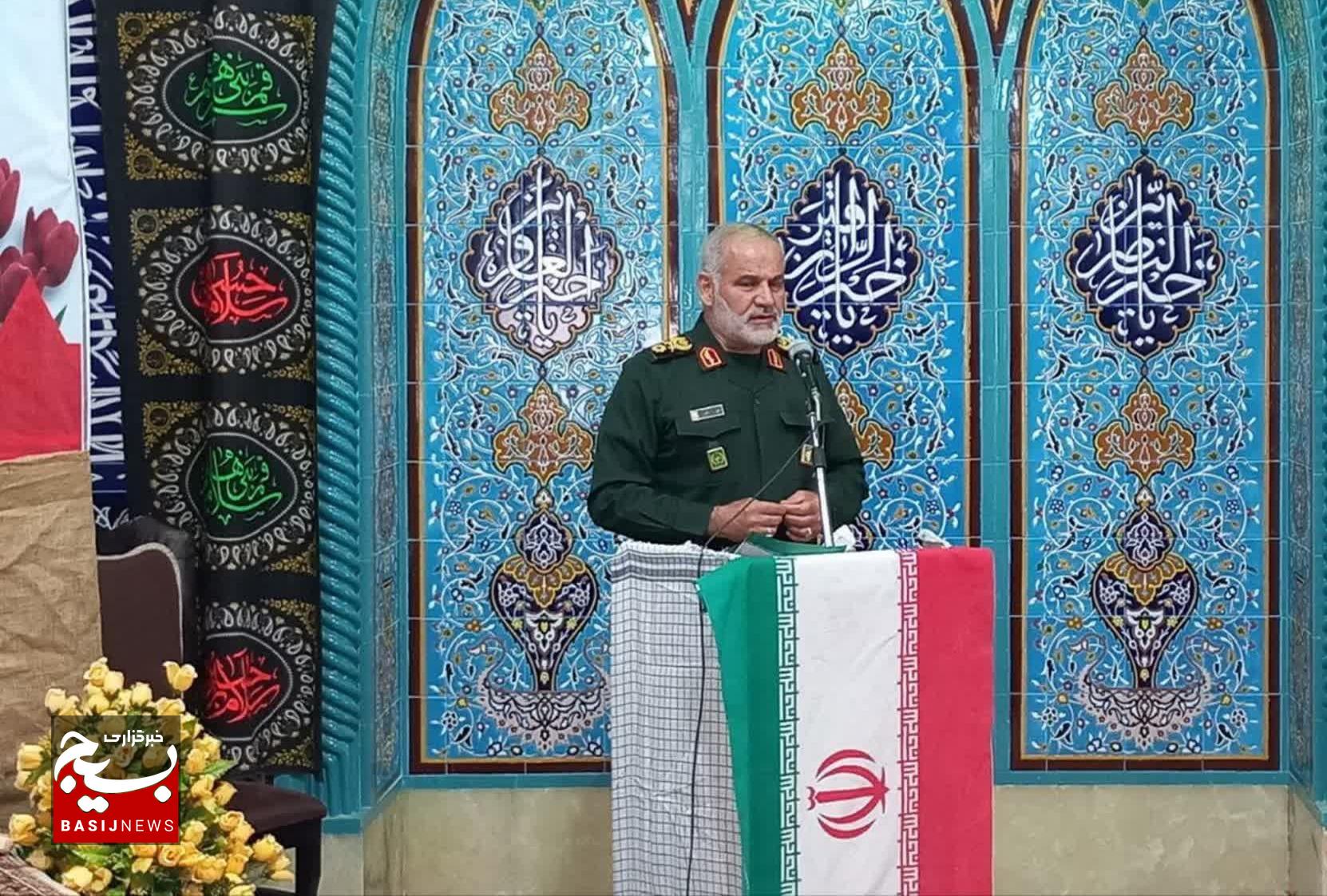 برگزاری یادواره شهدا بستری برای آشنایی جوانان با مفاهیم دفاع از استقلال کشور به شمار می رود برگزاری یادواره شهدا بستری برای آشنایی جوانان با مفاهیم دفاع از استقلال کشور به شمار می رود